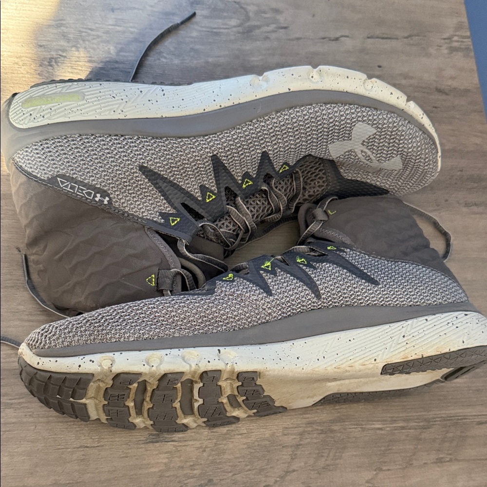 Under Armour Highlight Delta